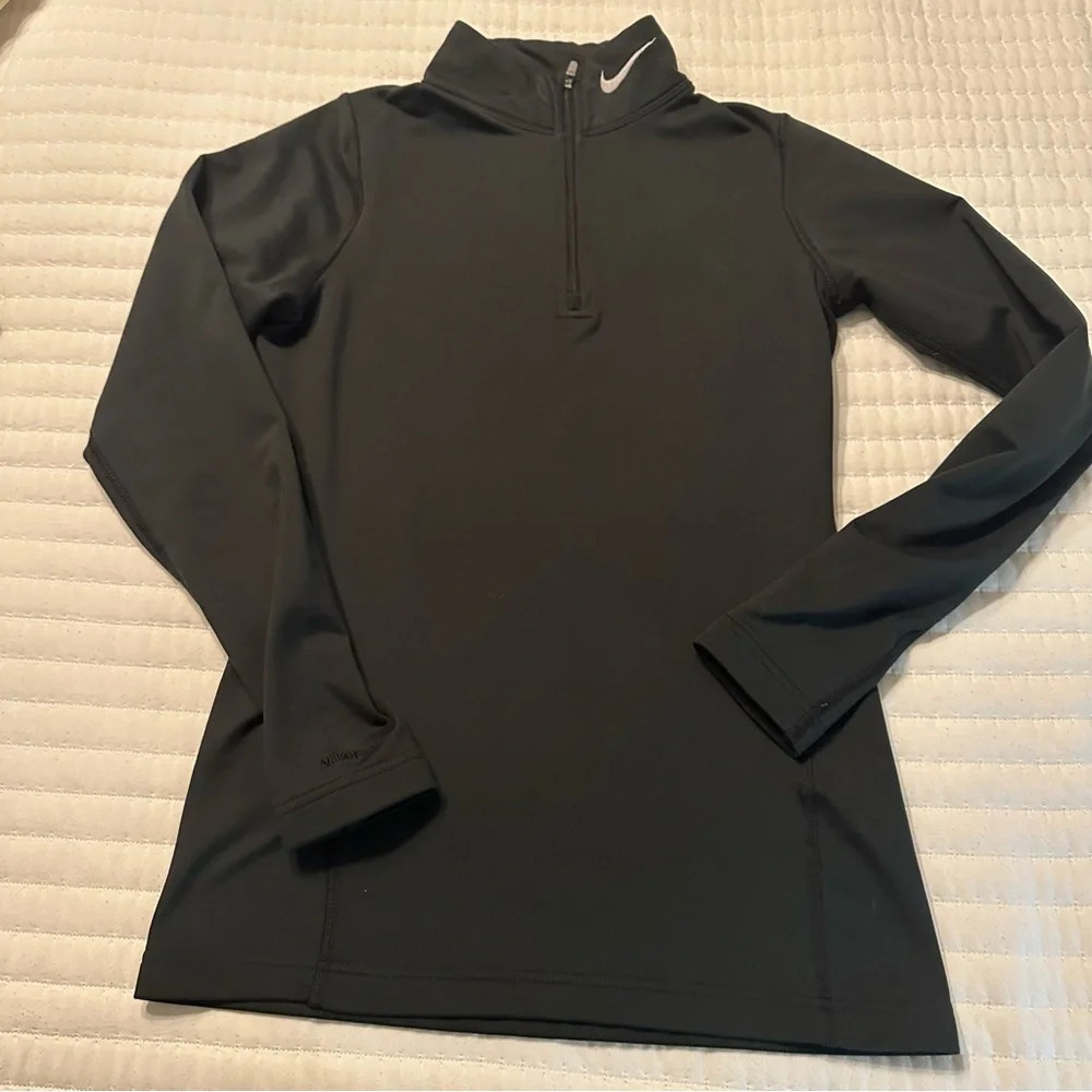 Nike women’s Dry fit black quarter zip high neck long sleeve size S Stretch Top